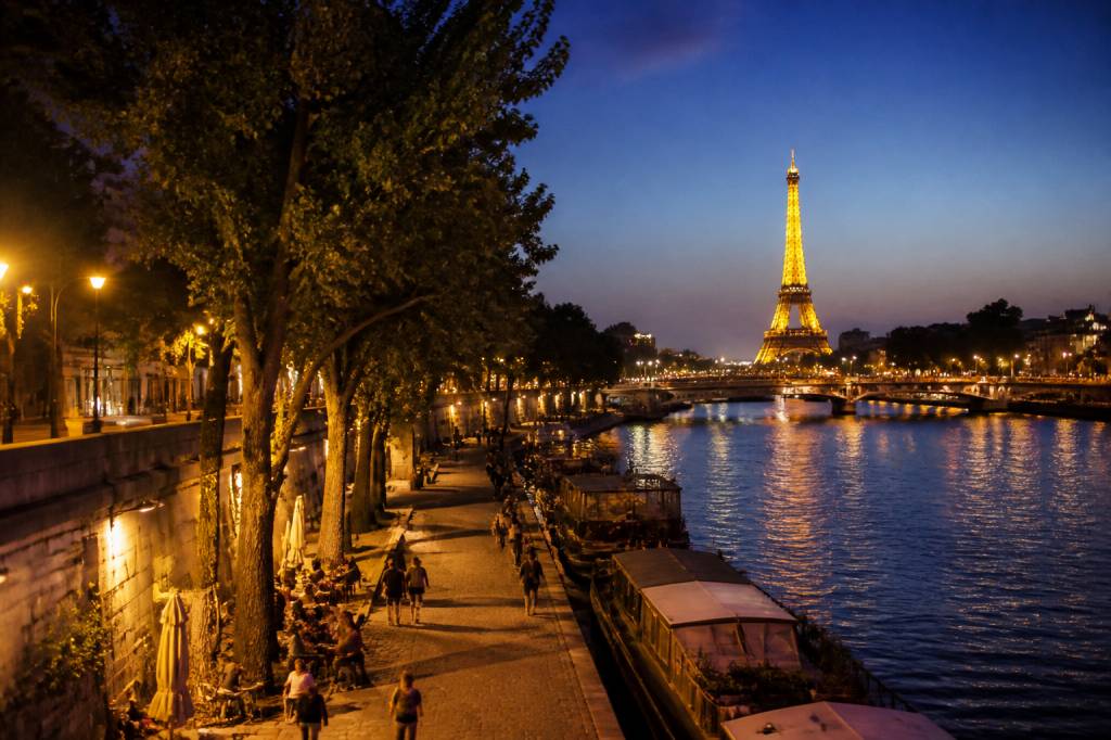 A noite em Paris: o que fazer, onde jantar e como aproveitar