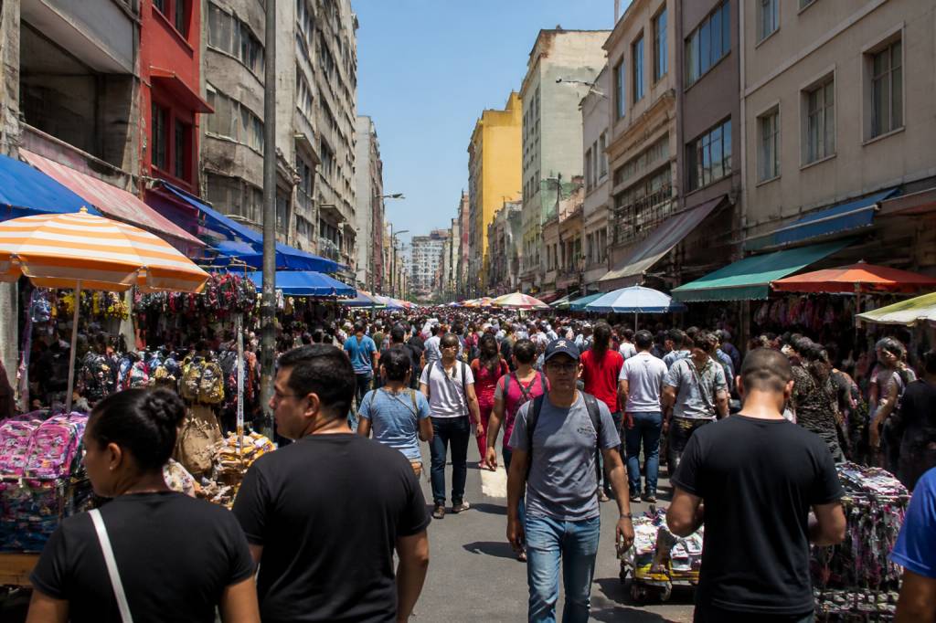 25 de março onde fica e o que fazer na famosa rua de compras de São Paulo