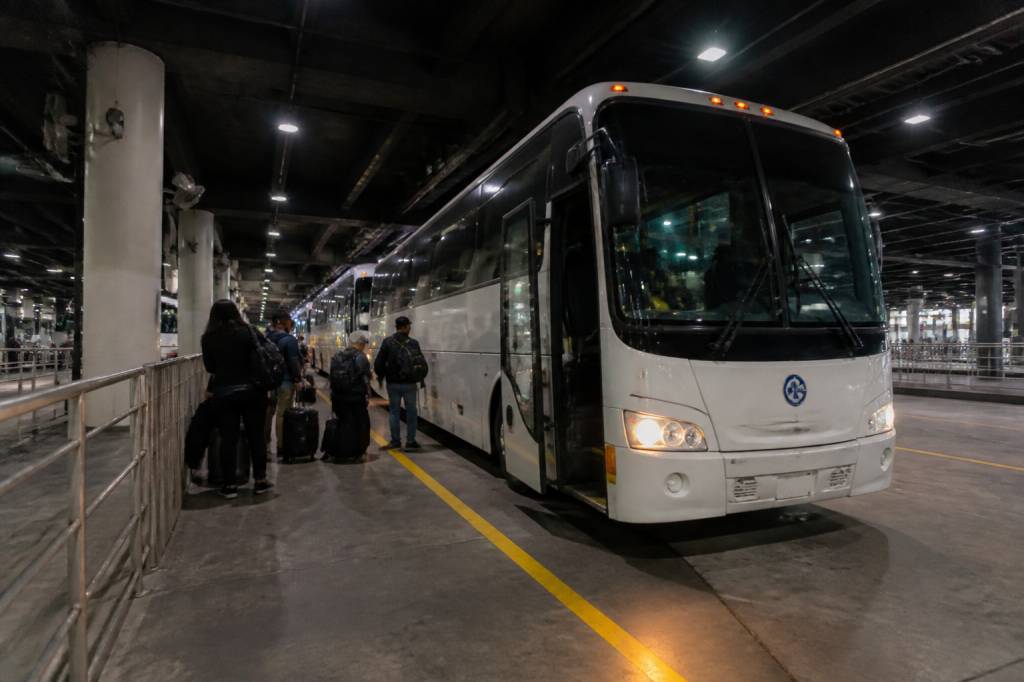 42 st port authority bus terminal: guia prático para viajantes brasileiros em Nova York